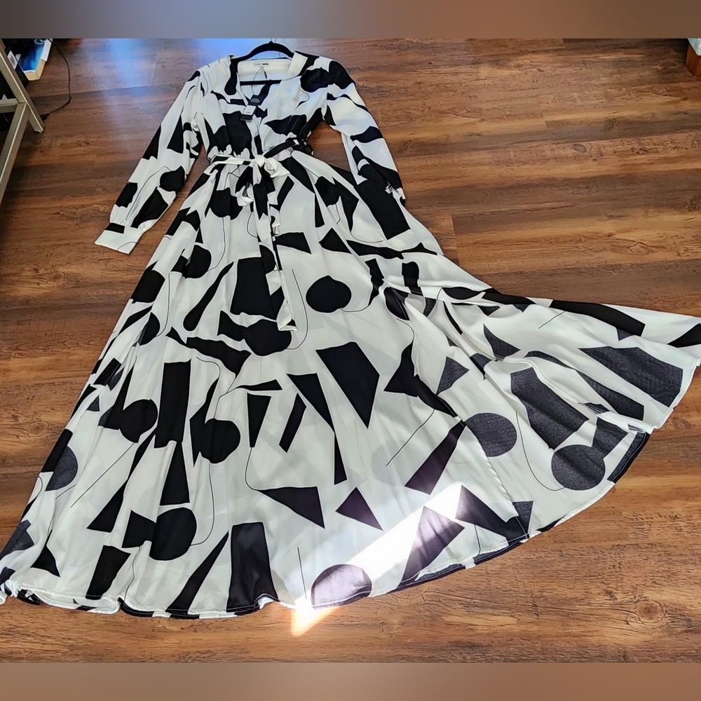 Fashion Nova Black and White Vida Loca Abstract Long Sleeve Dress - Picture 4 of 7